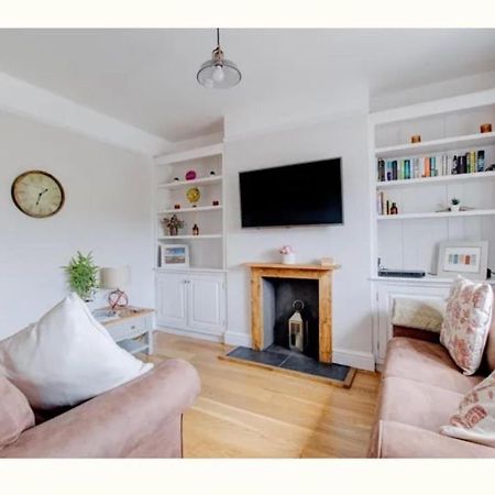 Charming 3-Bed Cottage In スワネージ エクステリア 写真