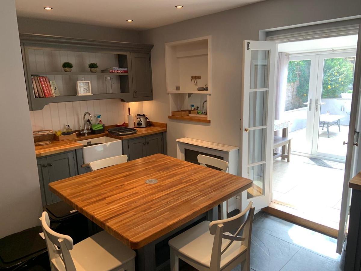Charming 3-Bed Cottage In スワネージ エクステリア 写真