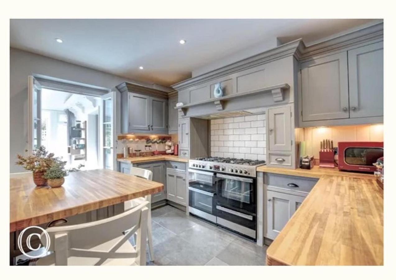 Charming 3-Bed Cottage In スワネージ エクステリア 写真