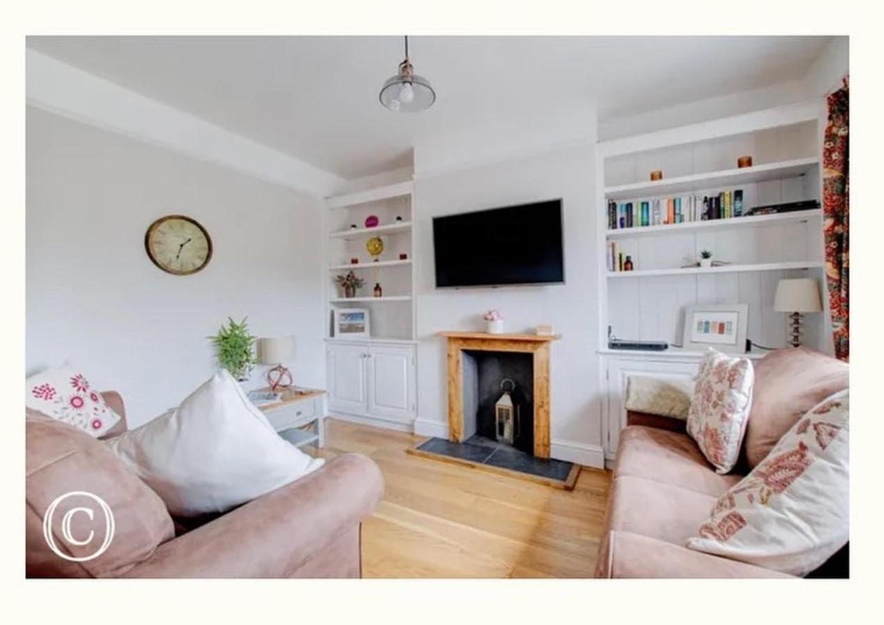Charming 3-Bed Cottage In スワネージ エクステリア 写真