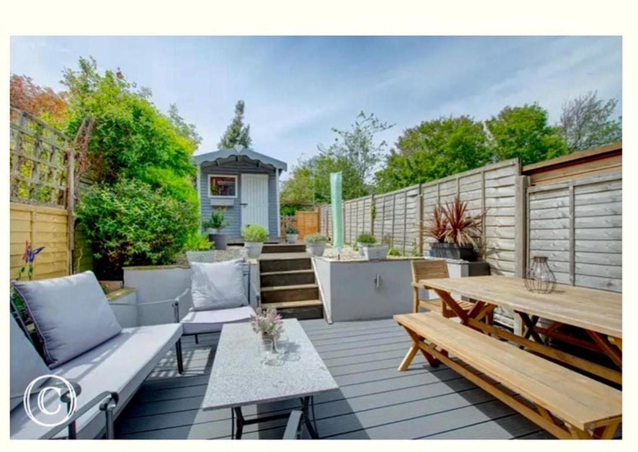 Charming 3-Bed Cottage In スワネージ エクステリア 写真