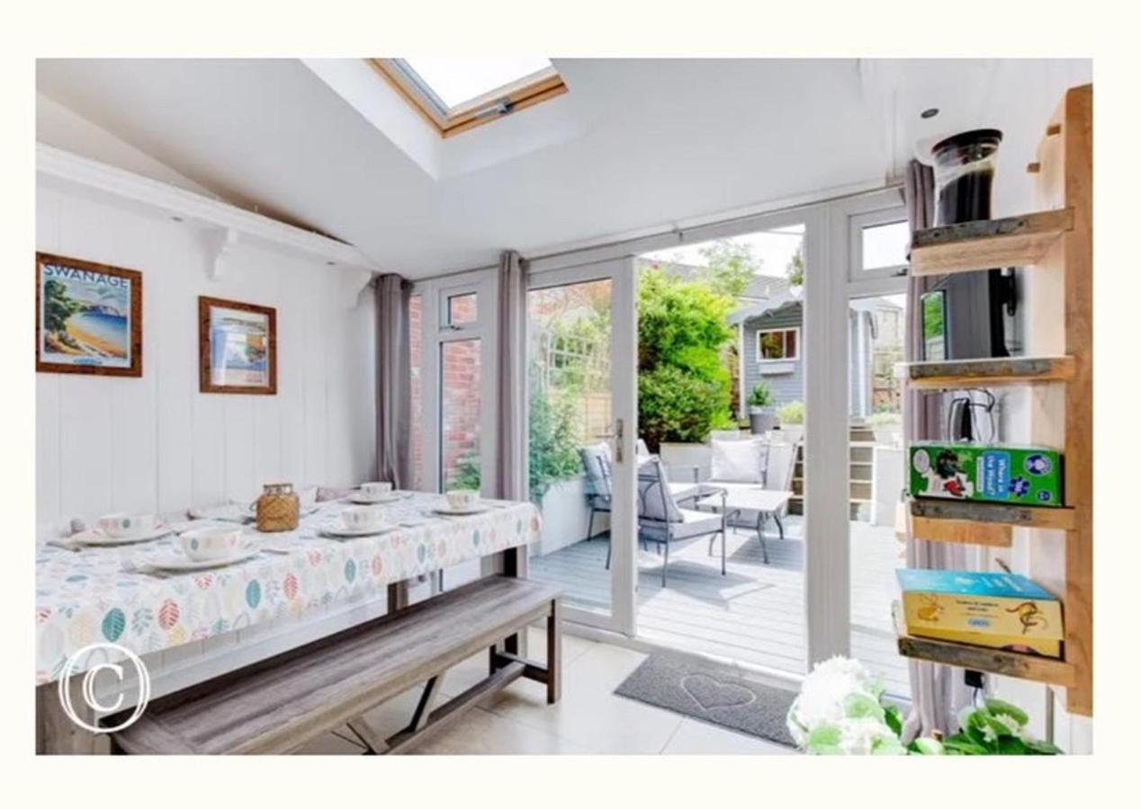 Charming 3-Bed Cottage In スワネージ エクステリア 写真
